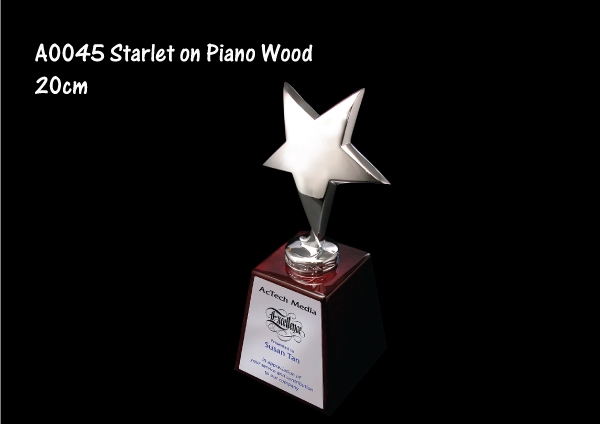 Starlet on Piano Woo..