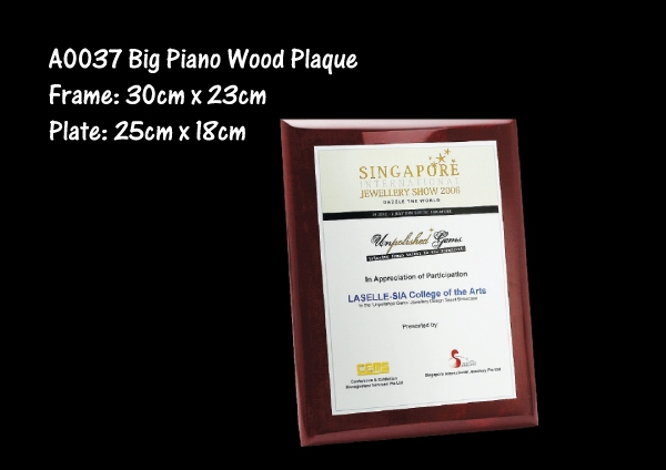 Big Piano Wood Plaqu..